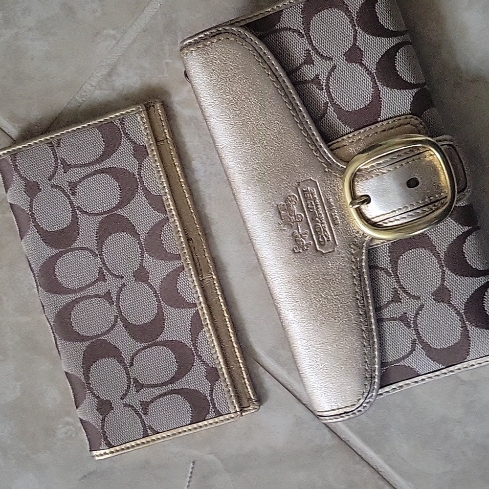 Vintage Coach Y2K Soho Metallic Gold Signature Buckle Slim Envelope Wallet Set